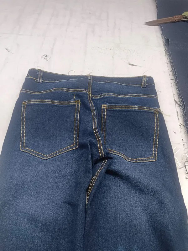 Blue_Denim_Straight_Fit_Jeans_for_Men