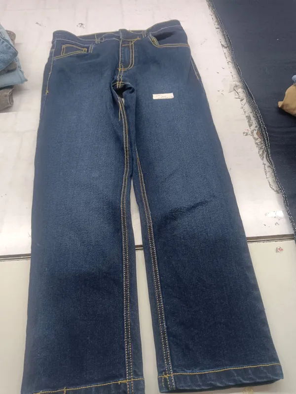 Blue_Denim_Straight_Fit_Jeans_for_Men