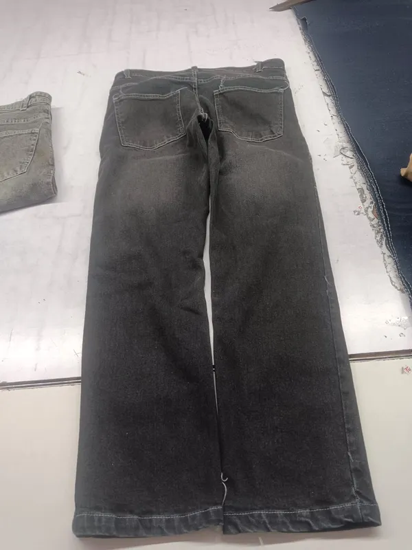 Grey_Denim_Straight_Fit_Jeans_for_Men