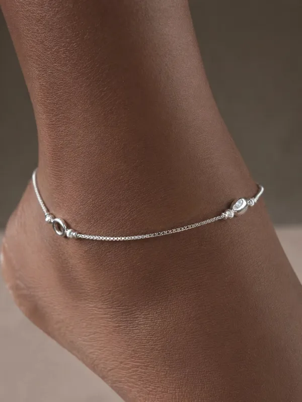 Moonlit_Mirage_Silver_Anklet_With_Luminous_Rainbow_Moonstone_Charm_Single