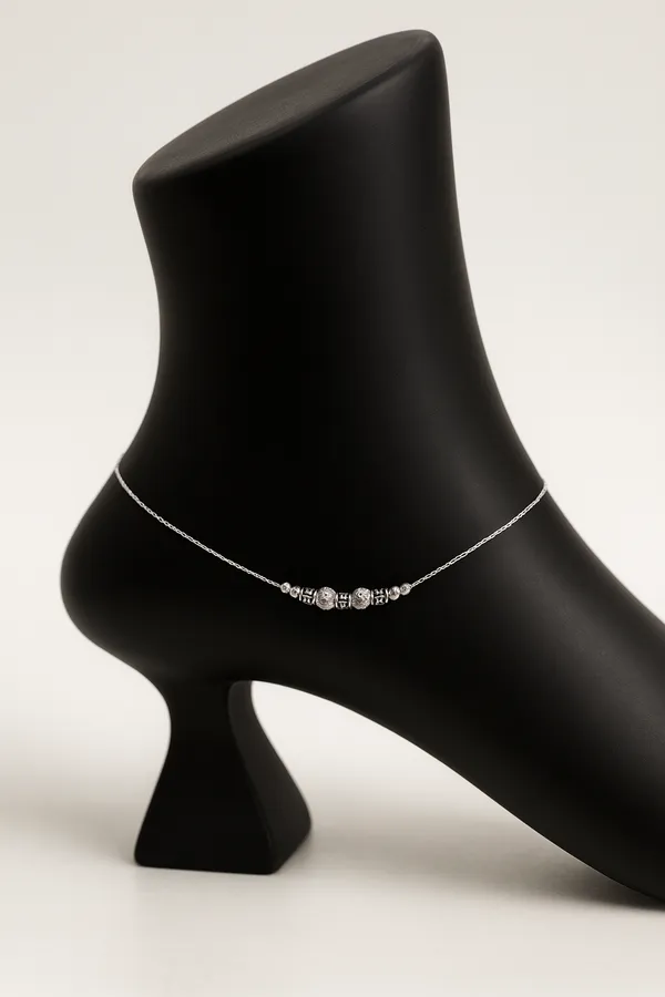 Dancing_Shadows_Black_Beaded_Oxidised_Silver_Anklets_Single