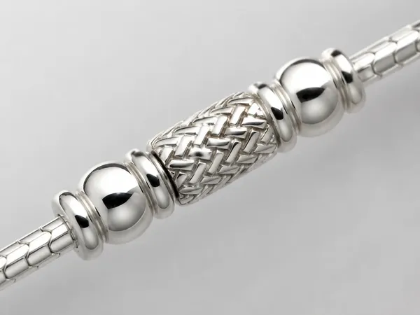 Enchanting_Dreams_The_Luxurious_Silver_Anklet_Experience_Single