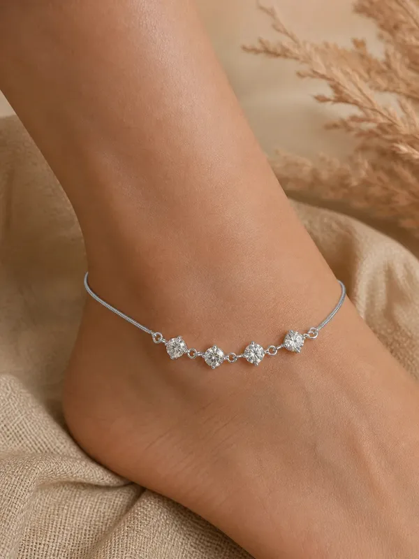 Moonlit_Dreams_Radiant_Silver_Anklet_With_Shimmering_Crystals_Single