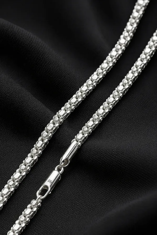 Moonlit_Grace_The_Silver_Cascade_Chain_Default_Title
