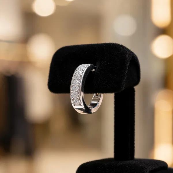Premium_Sterling_Silver_Mens_Hoop_Earring_With_Sparkling_Detailing