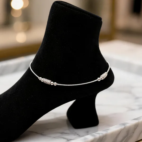 Enchanting_Dreams_The_Luxurious_Silver_Anklet_Experience_Single