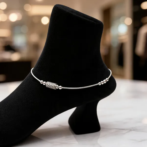 Enchanting_Dreams_The_Luxurious_Silver_Anklet_Experience_Pair