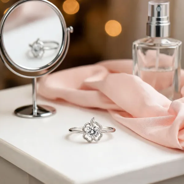 Blossom_Radiance_Silver_Floral_Rings_With_Lustrous_Diamonds