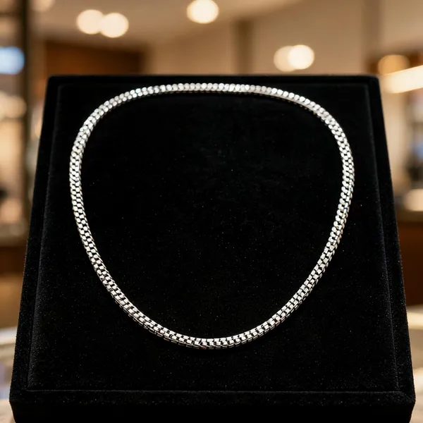Midnight_Elegance_The_Shimmering_Silver_Weave_Chain
