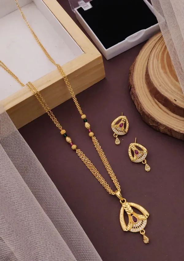 Gold-Tone_Ethnic_Necklace_And_Earrings_Set_for_Women