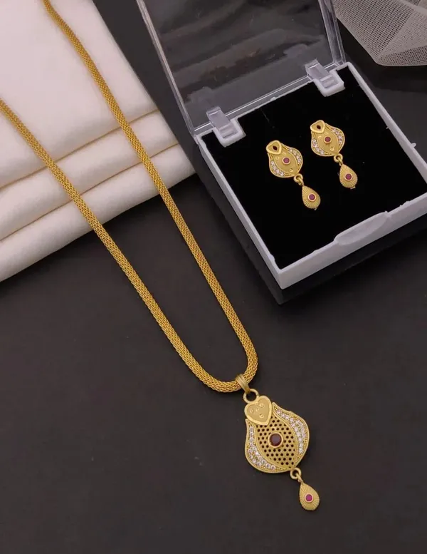 Gold_Tone_Paisley_Necklace_And_Earrings_Set_for_Women
