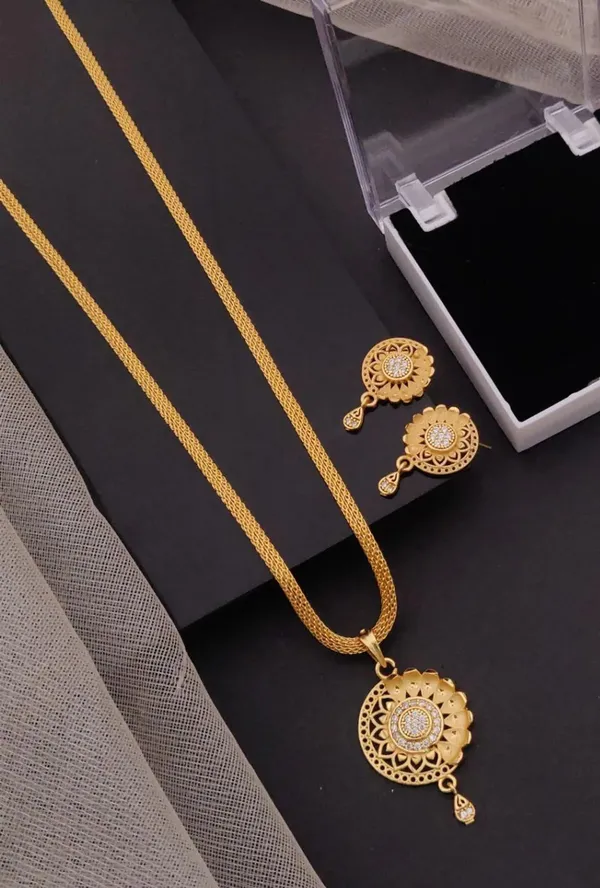 Gold-Tone_Floral_Necklace_And_Earrings_Set_for_Women