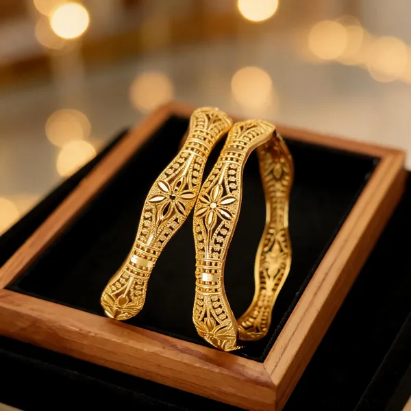 Gold_Brass_Floral_Motif_Bangle_For_Women
