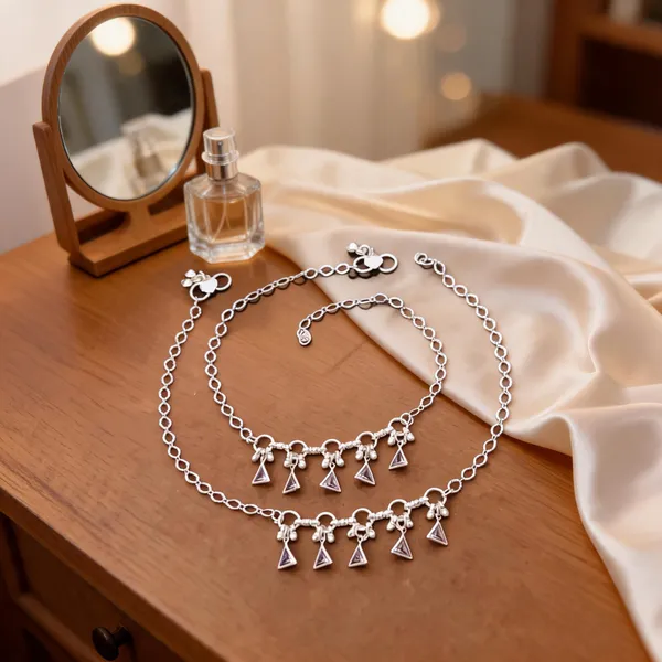 Silver_Brass_Triangle_Charm_Anklets_For_Women