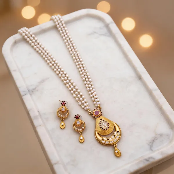 Gold_Brass_Pearl_Floral_Pendant_Necklace_Set_For_Women