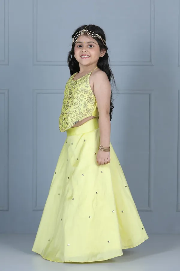 Halter_Blouse_With_Silk_Lehenga_Yellow_Color
