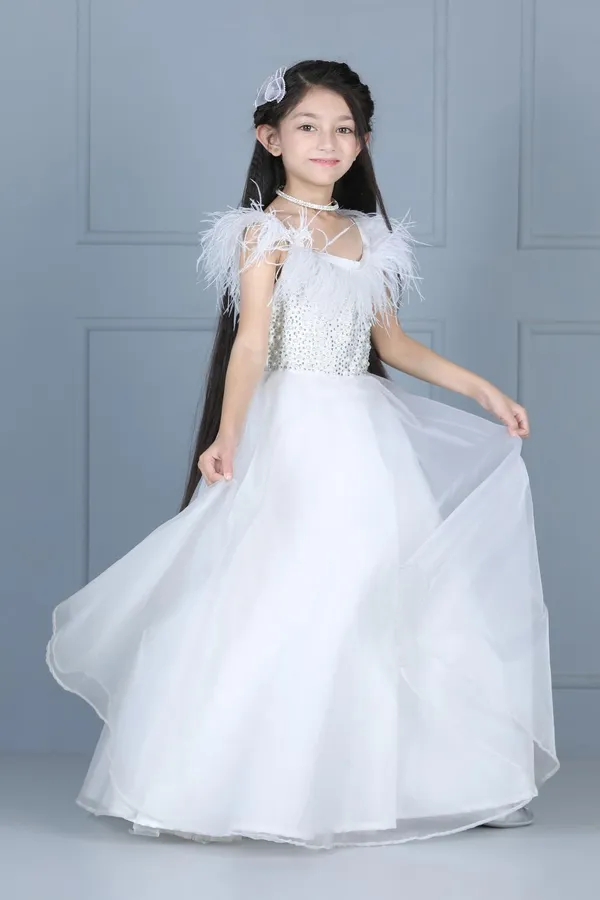 Gown_With_Furr_Detailing_White