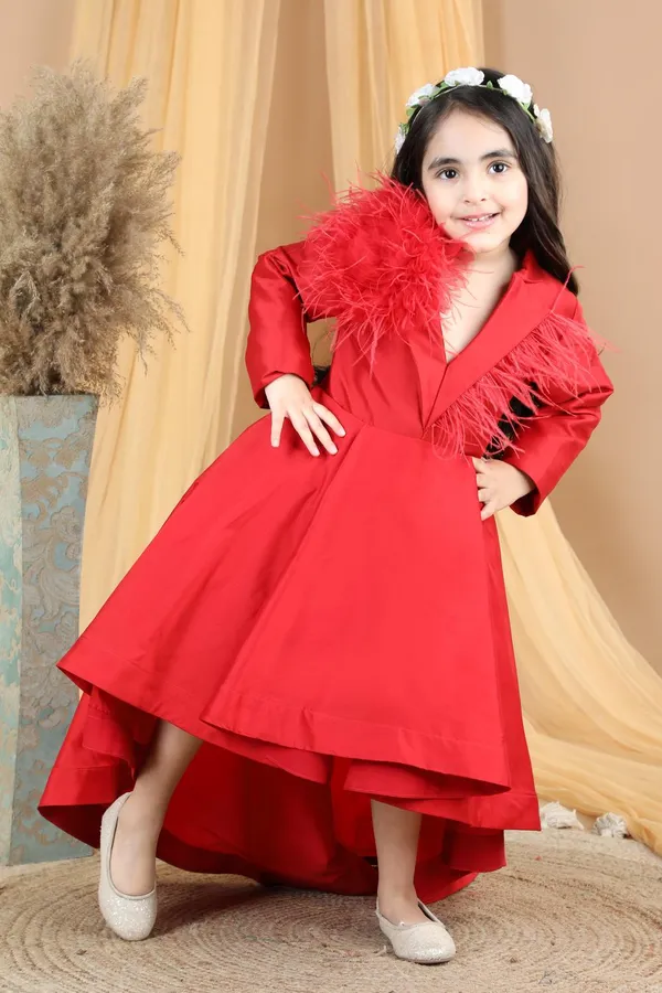 Victorian_Dress_With_Fur_Red