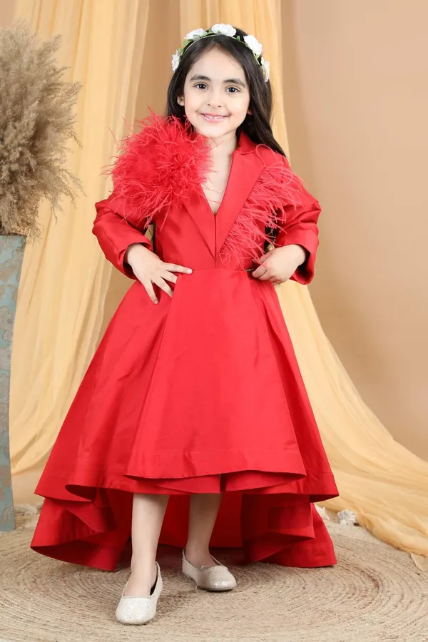 Victorian_Dress_With_Fur_Red