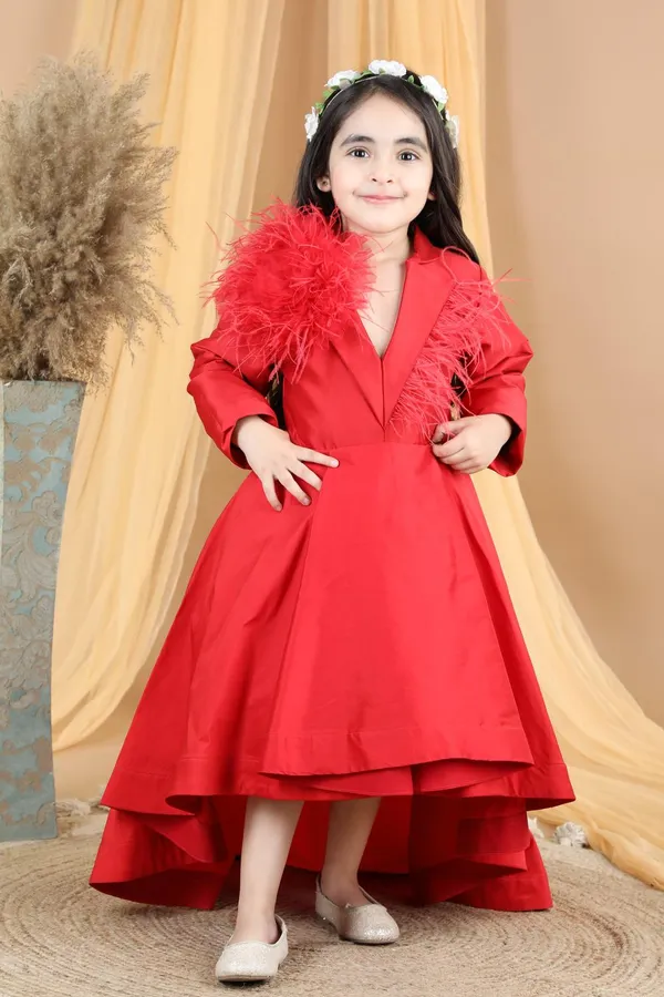 Victorian_Dress_With_Fur_Red