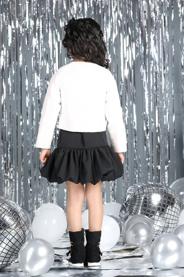 Two_Piece_With_Bow_Detsails_White_N_Black
