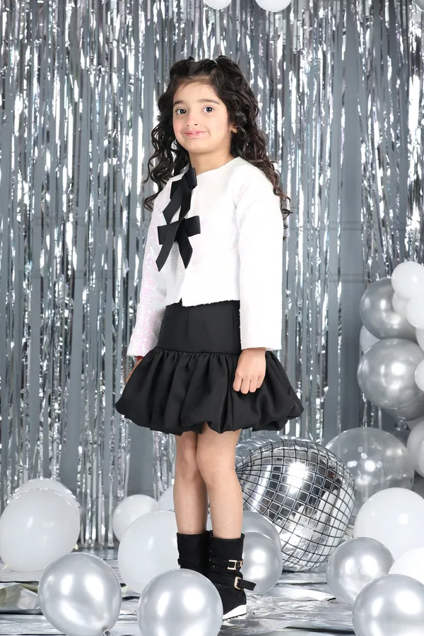 Two_Piece_With_Bow_Detsails_White_N_Black