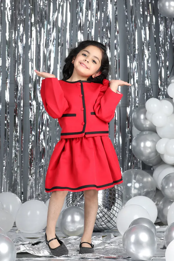 2_Piece_Set_With_Black_Detailimng_Red