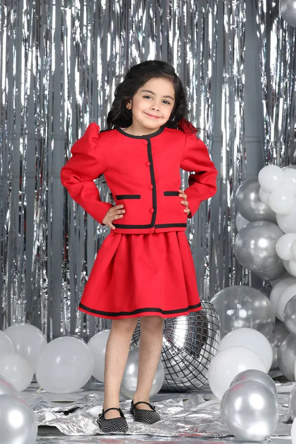 2_Piece_Set_With_Black_Detailimng_Red