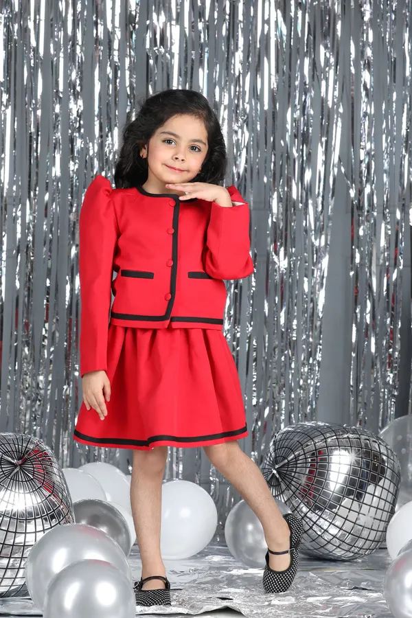 2_Piece_Set_With_Black_Detailimng_Red