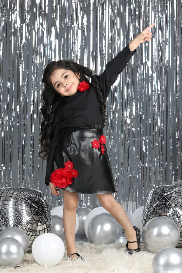 Top_N_Skirt_With_Flower_Motifs_On_Skirt_Black