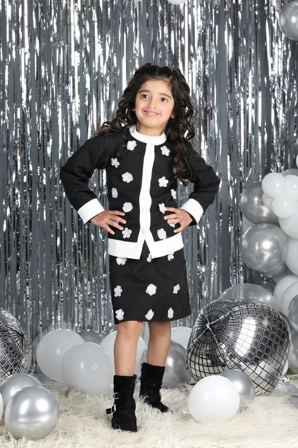 Coord_Set_With_Flower_Motifs_Black