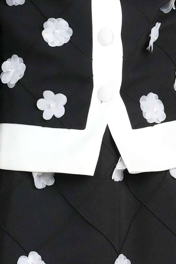 Coord_Set_With_Flower_Motifs_Black