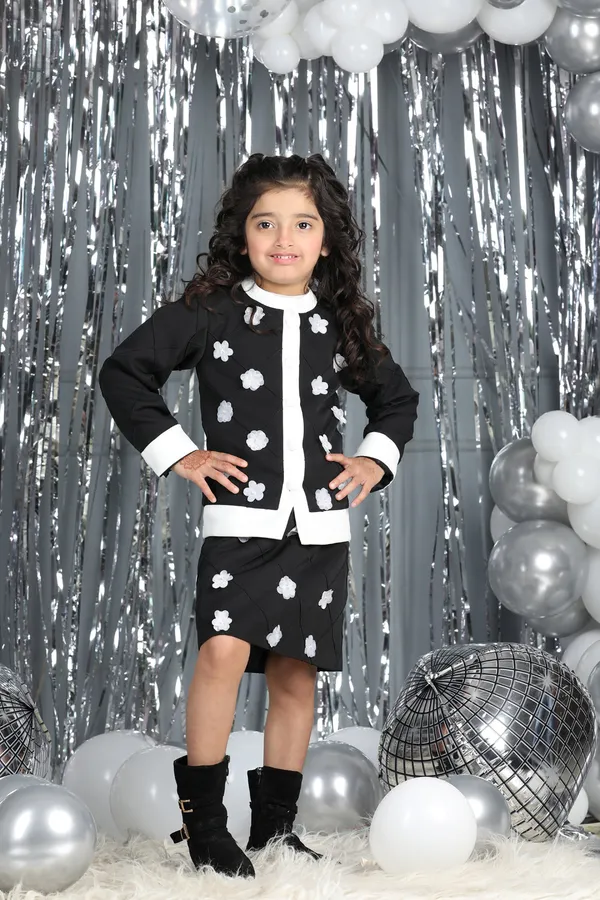 Coord_Set_With_Flower_Motifs_Black