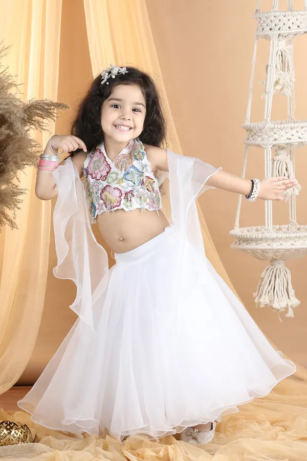 Heavy_Embroidered_Blouse_With_Organza_Lehenga_White