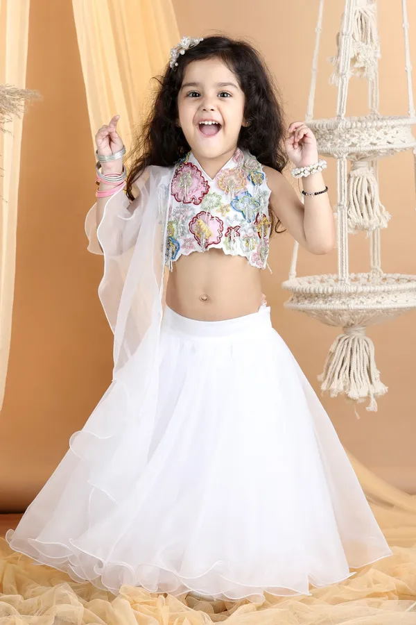 Heavy_Embroidered_Blouse_With_Organza_Lehenga_White