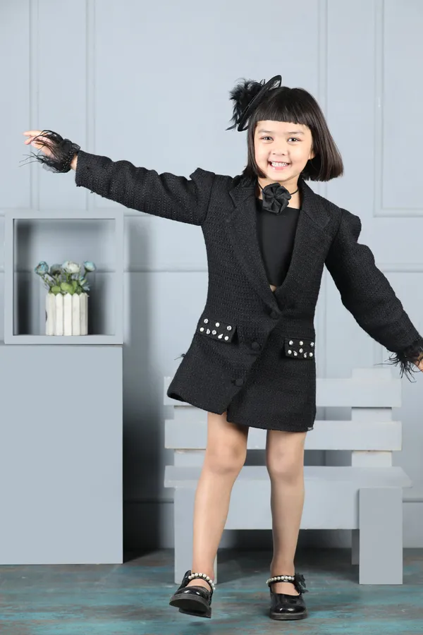 Dress_With_Detailing_On_Pocket_Black