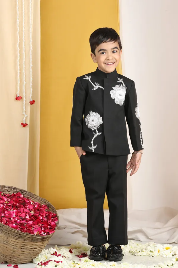 Sequence_N_Pearl_Embroidery_Sherwani_With_Pants_Black
