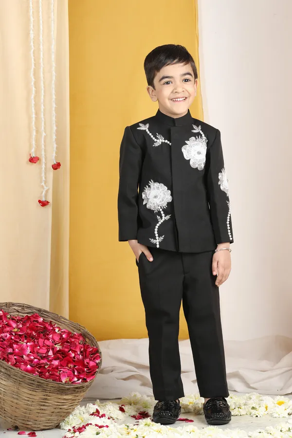 Sequence_N_Pearl_Embroidery_Sherwani_With_Pants_Black