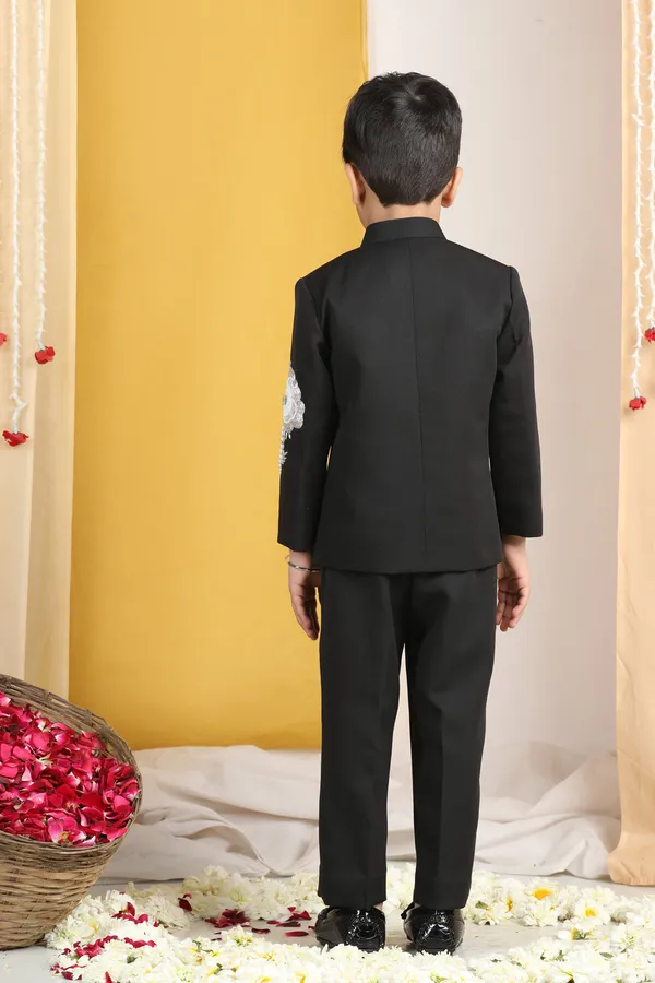 Sequence_N_Pearl_Embroidery_Sherwani_With_Pants_Black