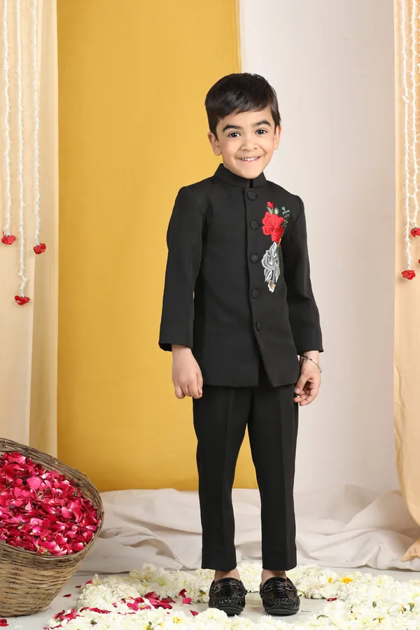 Thread_Embroidery_On_Sherwani_N_Pants_Black
