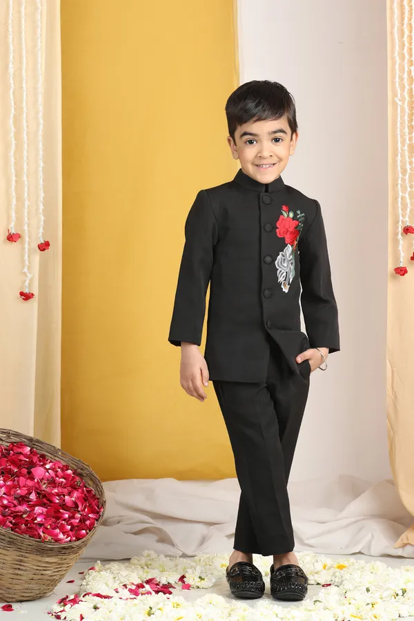 Thread_Embroidery_On_Sherwani_N_Pants_Black