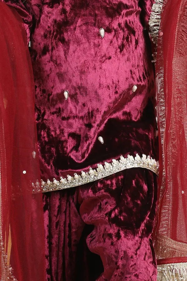 Pearl_Work_On_Suit_With_Zari_And_Salwar_With_Gotta_Detailing_Maroon