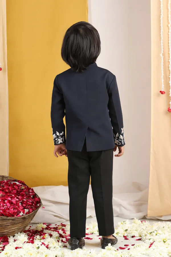 Black_Thread_Embroidery_Sherwani_Set_Black