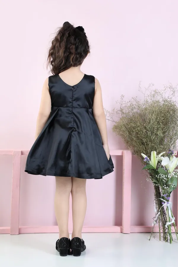Flare_Dress_With_Flower_Black