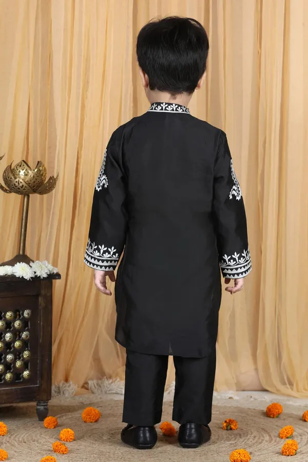 Embroidery_Kurta_With_Pants_Black