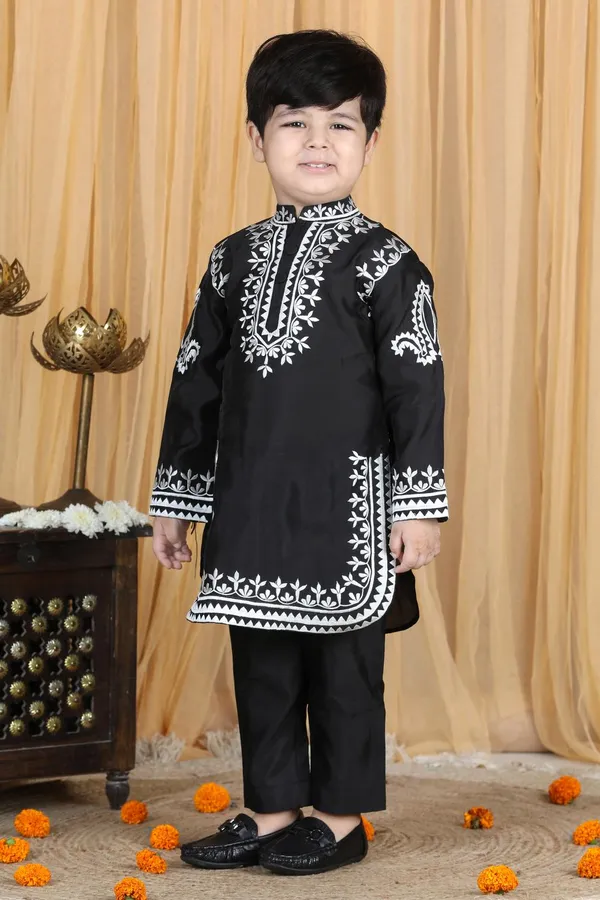 Embroidery_Kurta_With_Pants_Black