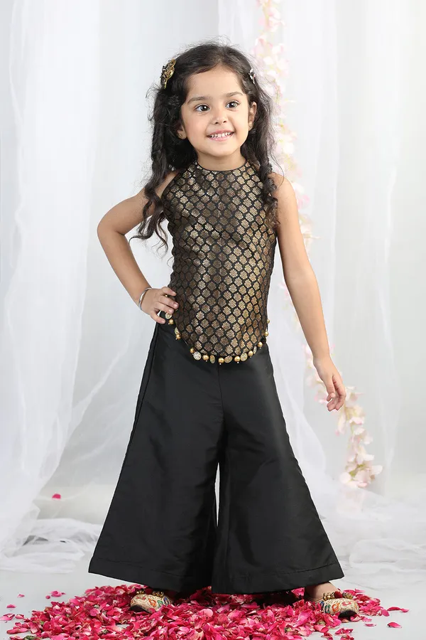 Black_Silk_Top_With_Plazzo_Pants_Black