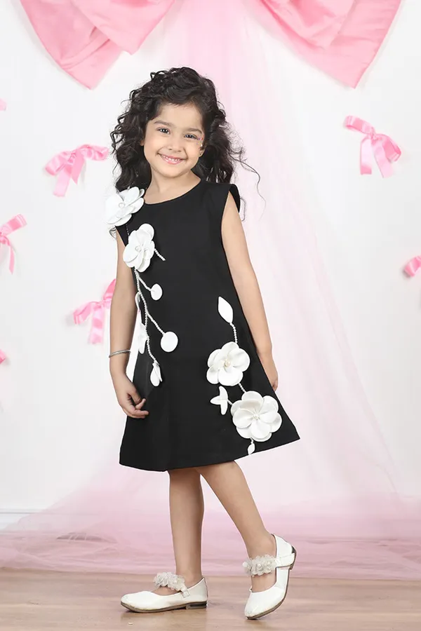 Black_Dress_With_Flowers_Black