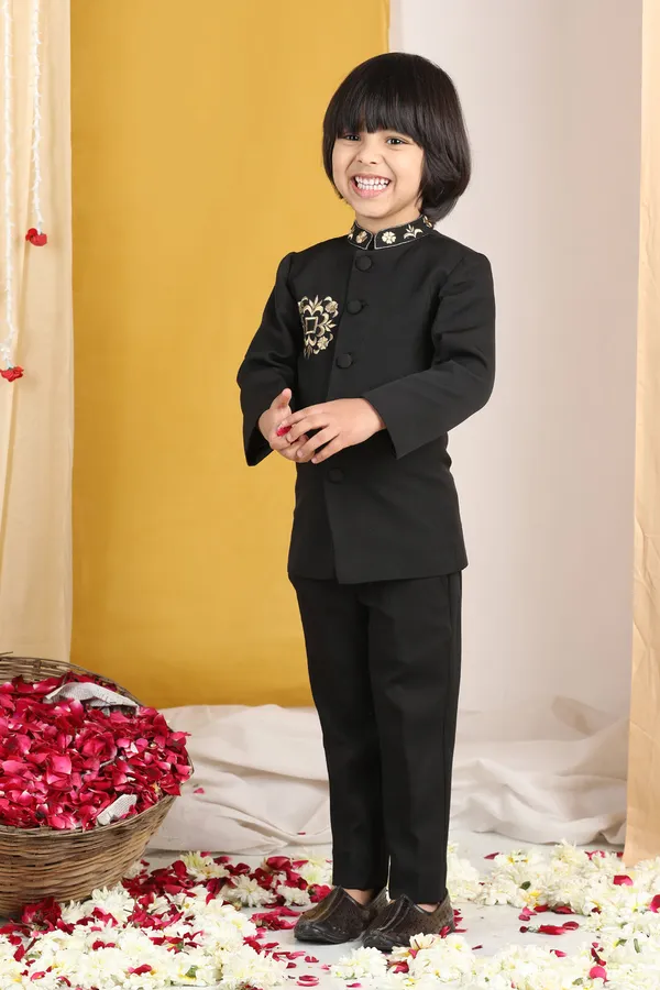Boy_Bandhgala_With_Thread_Embroidery_Black