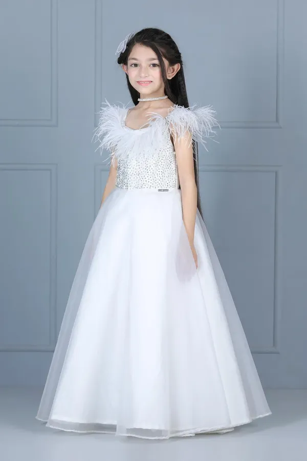 Gown_With_Furr_Detailing_White